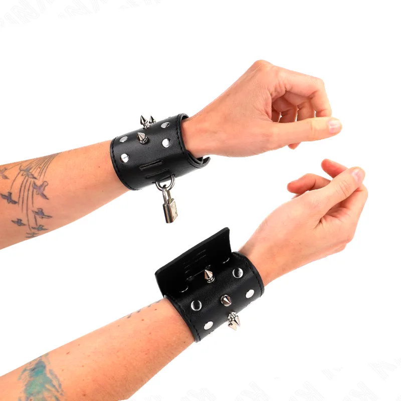 Kink Punk Handledsbojor med Dekorativa Piggar – 25 x 6 cm