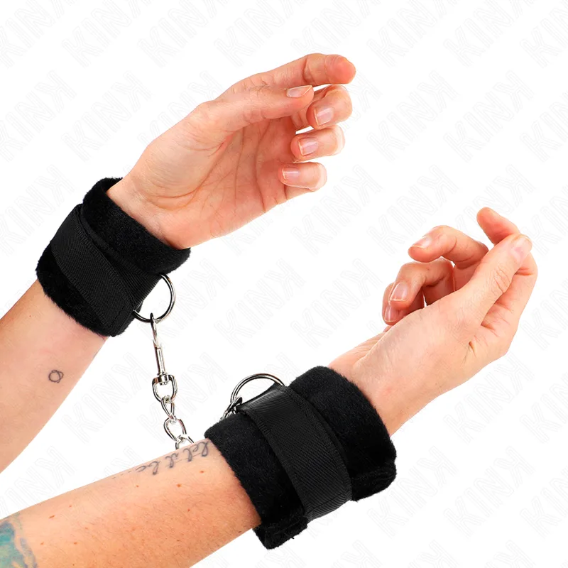 Kink Beginner Fur-Lined Handcuffs Black – Soft Restraint Cuffs 30 x 7 cm
